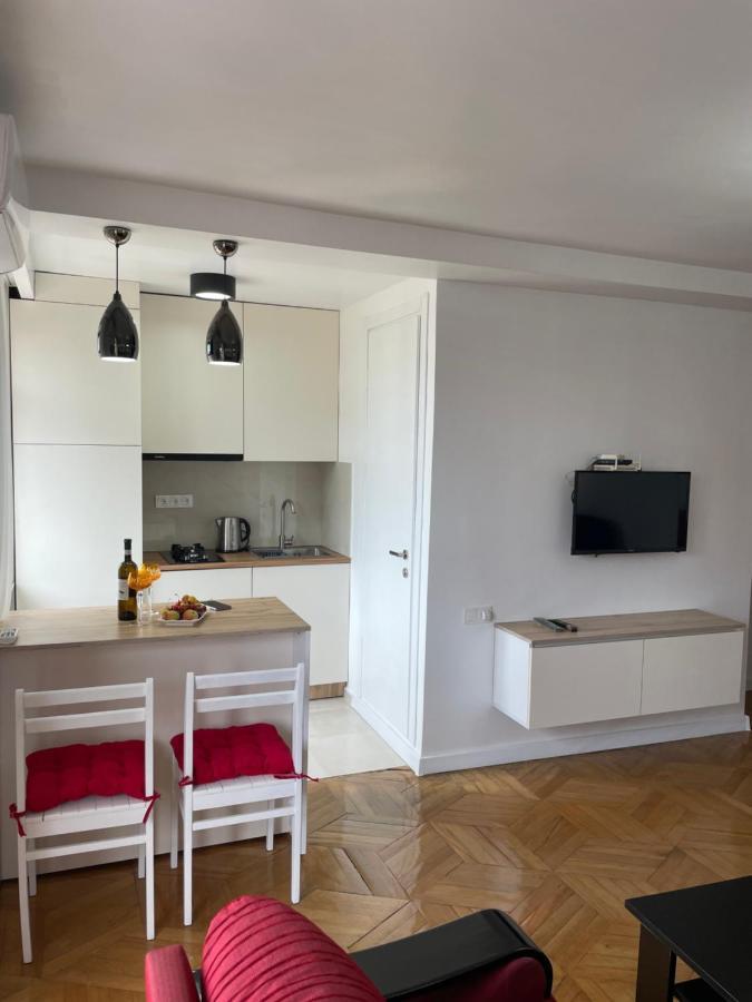 Apartment 2 Minutes From The Sea บาทูมิ ภายนอก รูปภาพ