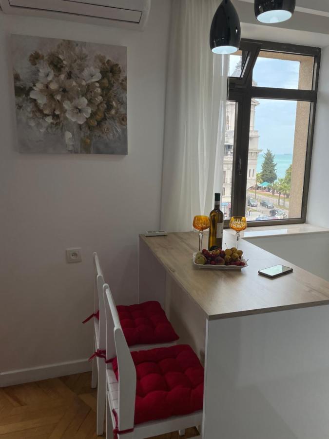 Apartment 2 Minutes From The Sea บาทูมิ ภายนอก รูปภาพ